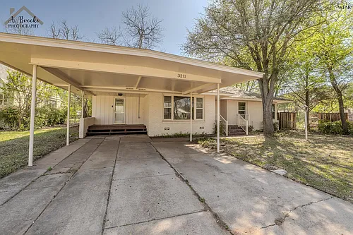3211 Peckham St Photo 1