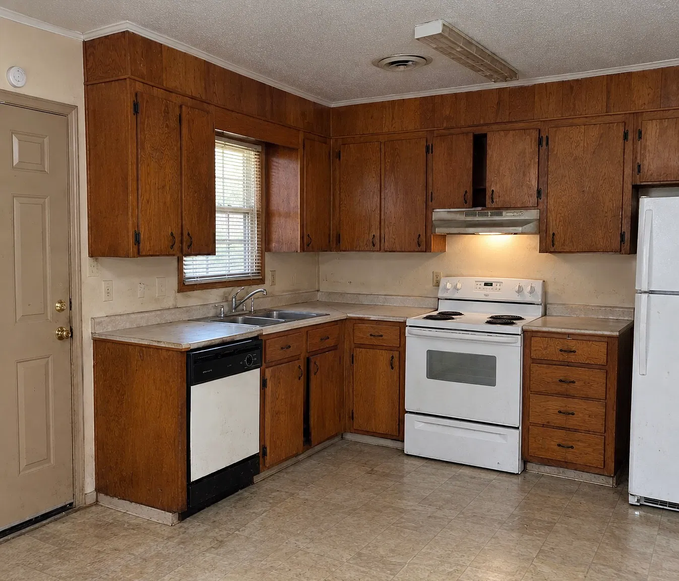 987 Birch St — Photo 3