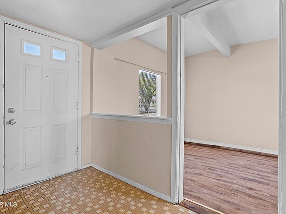 4th image of 10080 Newcastle Dr