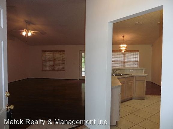 2nd image of 128 Brushwood Ln