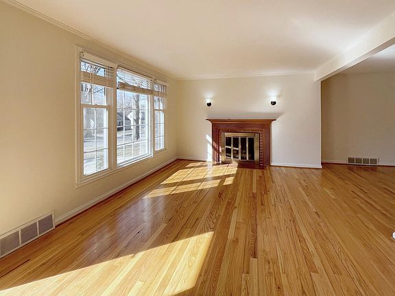 5th image of 4126 W 74th St