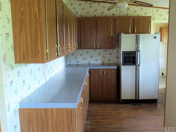 4th image of 1124 Highland Bluff Ct