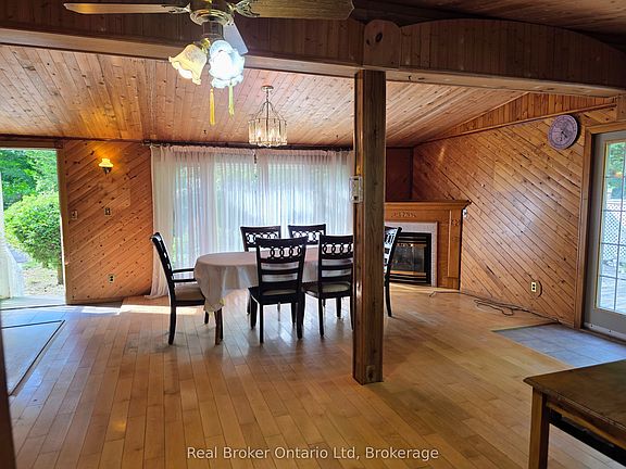 5th image of 9 Burton Cres