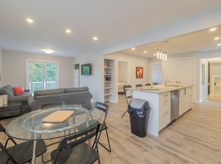 13 Lyall St #A, Ottawa, ON K2E5G5