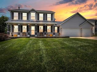 823 Whisper Creek Ct, Wentzville, MO 63385