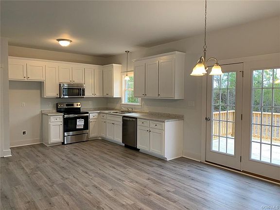 2nd image of 21157 Baileys Ln