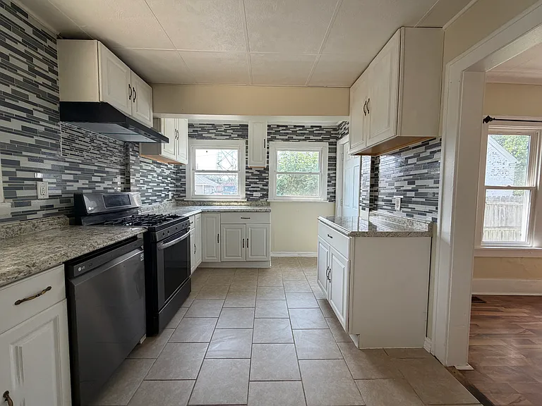 3118 Mishawaka Ave — Photo 10
