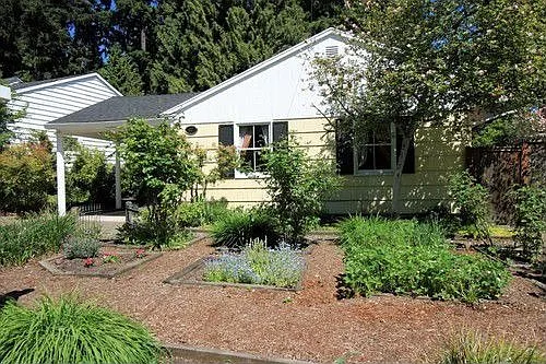 147 6th St photo 1