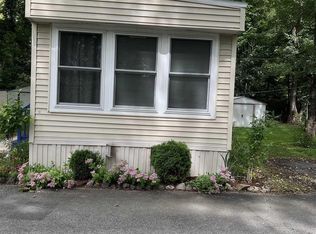 10 Blue Jay Ln, Hyde Park, NY 12538