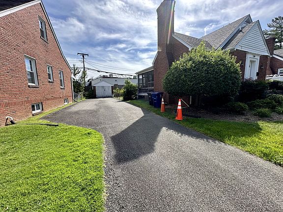 Off street parking for 4 cars