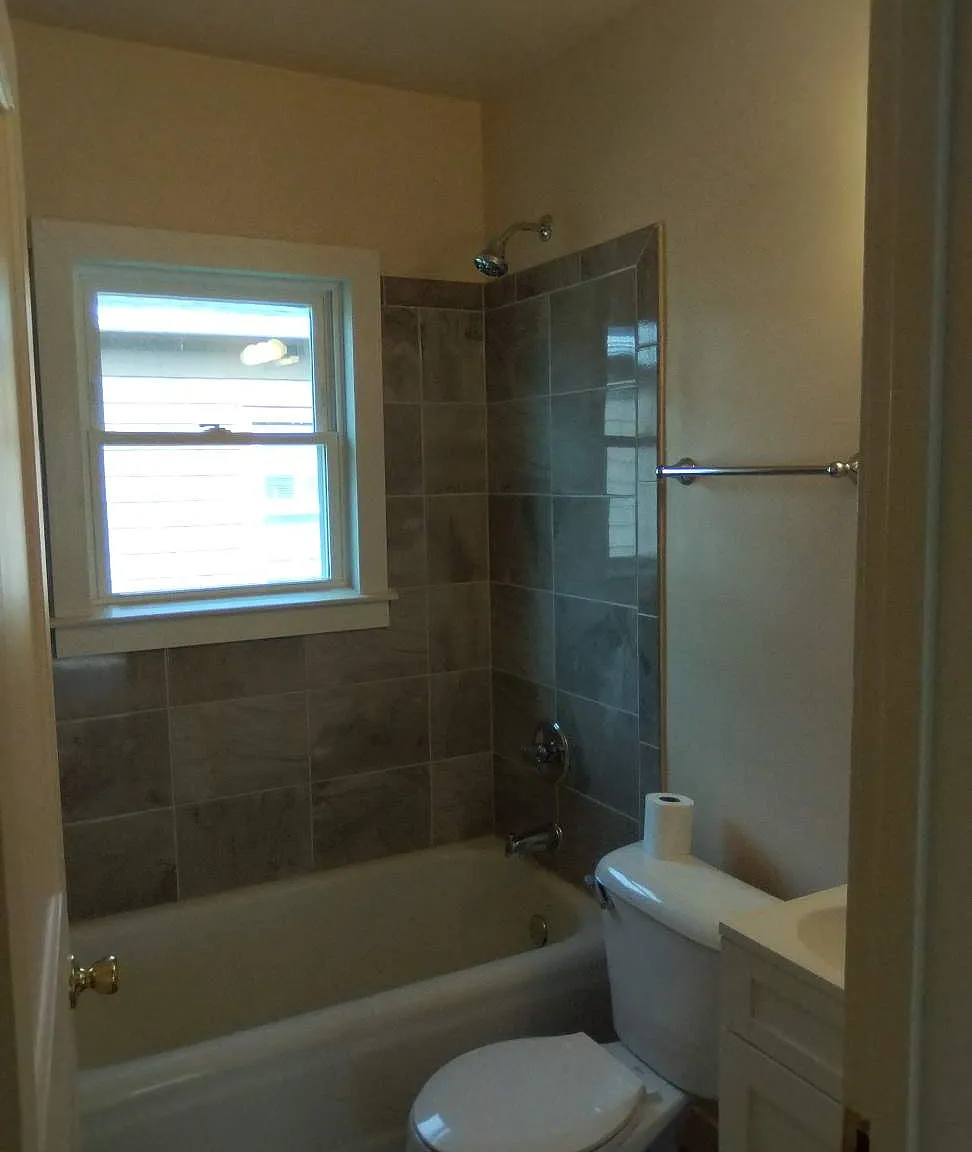 2 bed, 816 sqft, $1,350 — Photo 2
