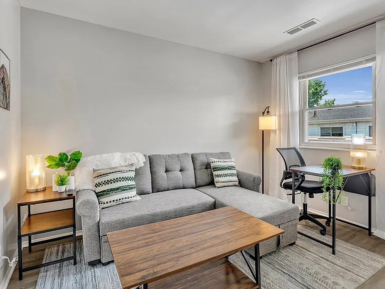 605 W Michigan St #6 — Photo 1