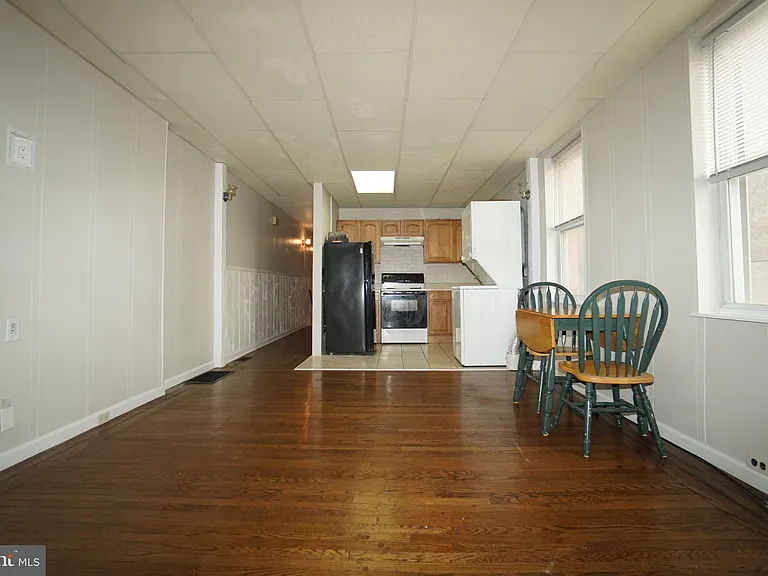 2550 E Somerset St #2 — Photo 1