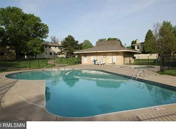 2nd image of 2318 English Cir
