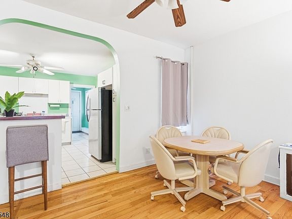 3rd image of 840 Grove St