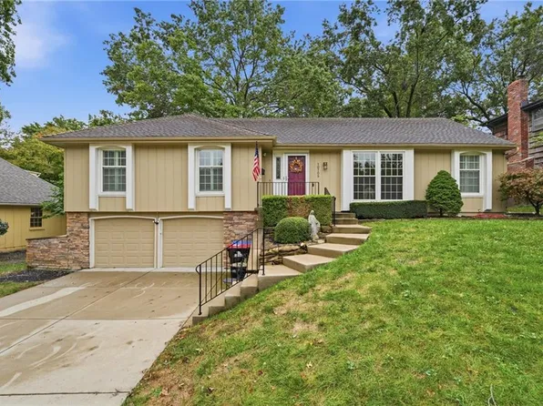 10709 W 101st St, Overland Park, KS 66214