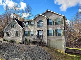 1209 Saint Anton Ct, Henryville, PA 18332