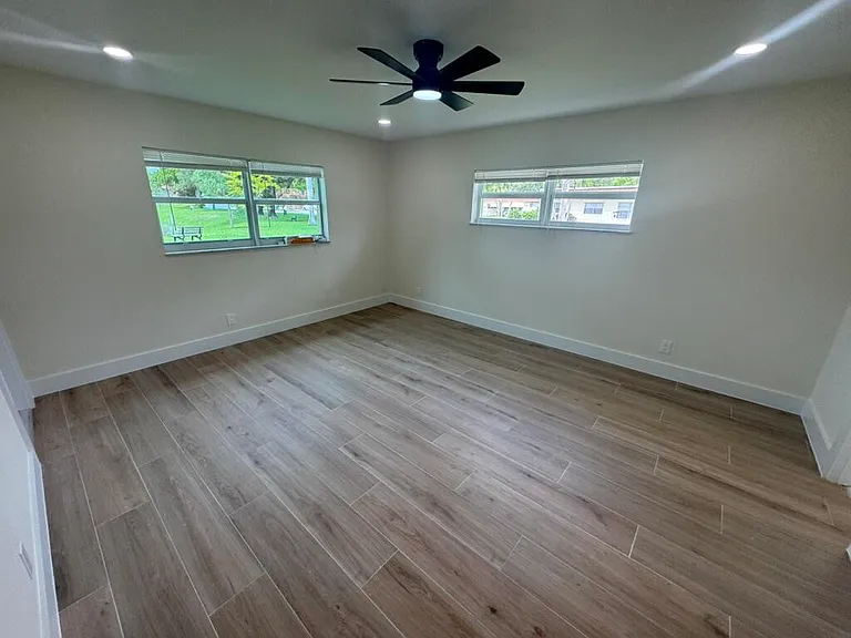 435 SW Natura Ave #A — Photo 7
