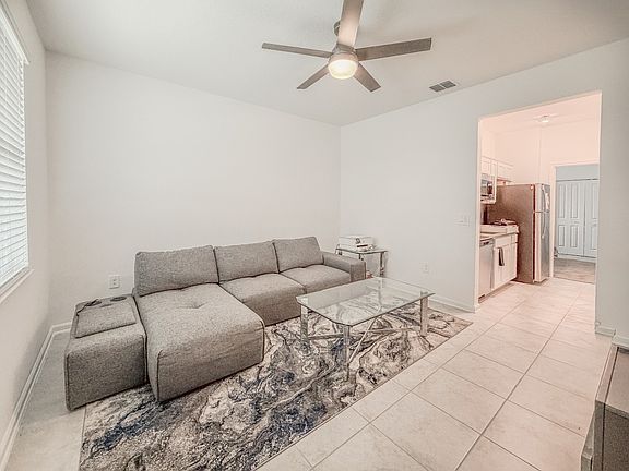 5th image of 1131 Pomelo St