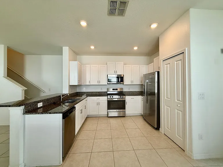 8335 Birch Haven Ln — Photo 7