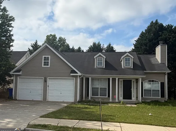3020 Meadow Glen Pass, Fairburn, GA 30213