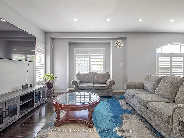 67 Turnerbury Ave — Photo 8