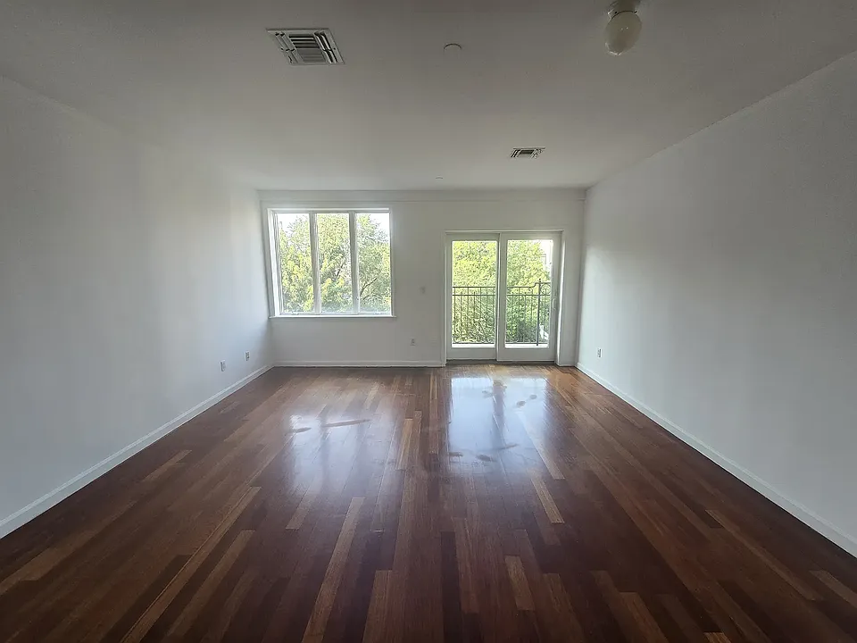 93 S 3rd St #5D