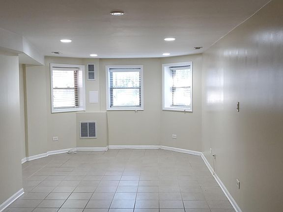 2nd image of 2544 W Carmen Ave #B