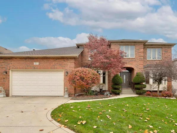 911 Hampton Dr, Carol Stream, IL 60188
