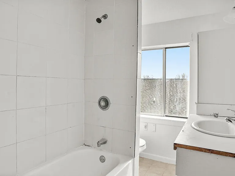 18 Beal St #3 — Photo 9