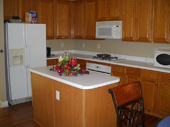 5th image of 125 Ashwood Dr