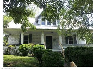 237 E Poplar St, Mount Airy, NC 27030