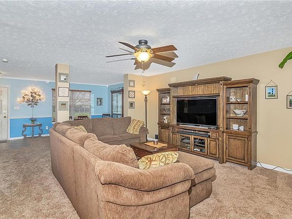 4th image of 17026 Troy Ln