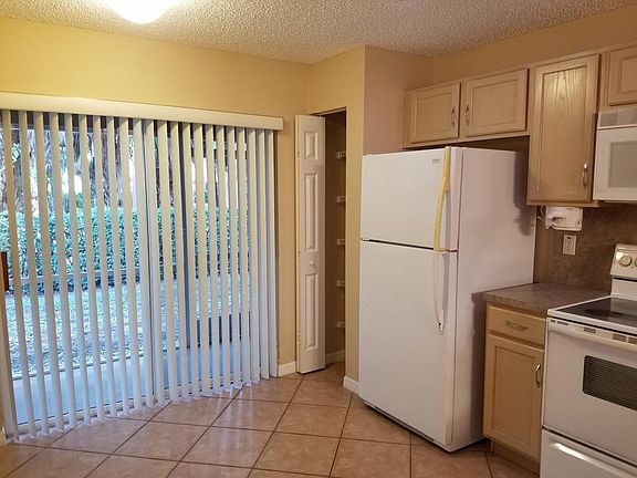 2nd image of 4735 Pinemore Ln #4735