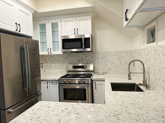 5th image of 4350 Stern Ave APT 16