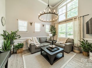 1204 Woodglen Ln, Matthews, NC 28104