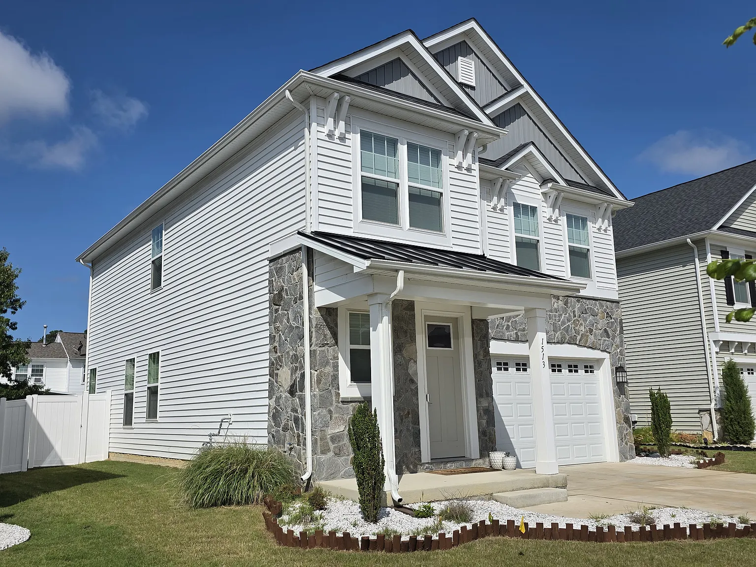 4 bed, 2.5 bath, 2354 sqft, $3,200 — Photo 1