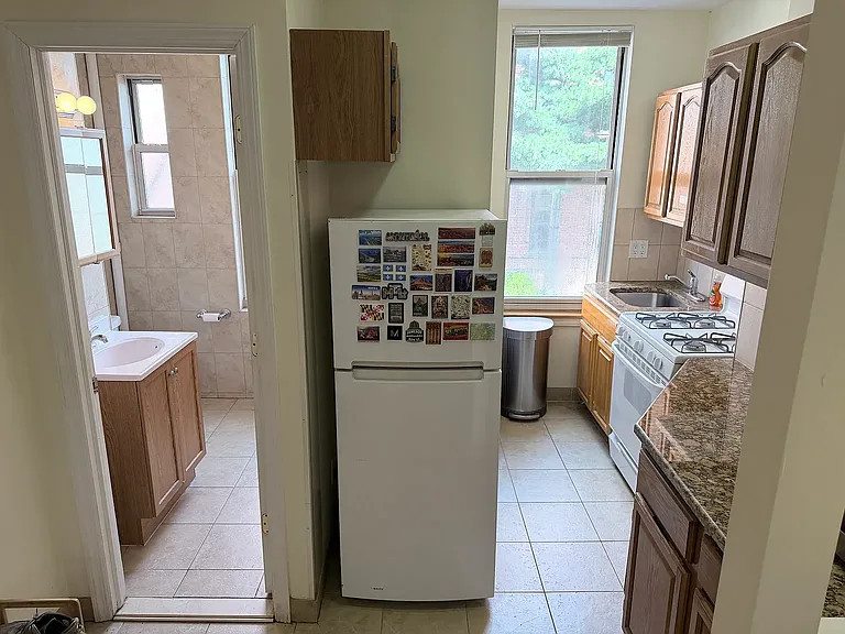 276 Kingsland Ave #2R — Photo 2