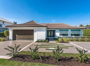 261 7th Ave N, Naples, FL 34102