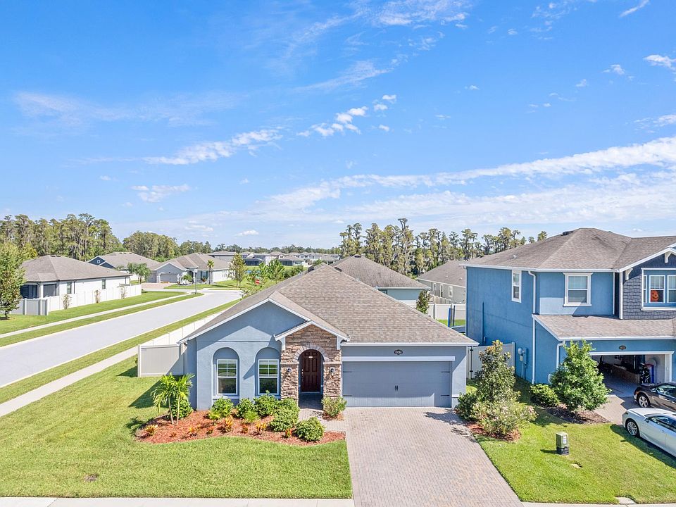 Highly Desirable new community - Long Lake Ranch