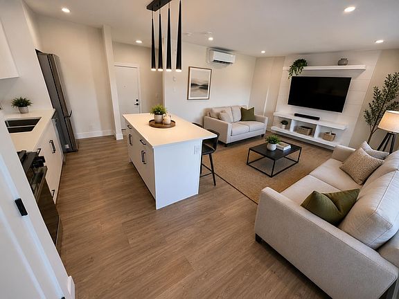 4th image of 163 175a St #102