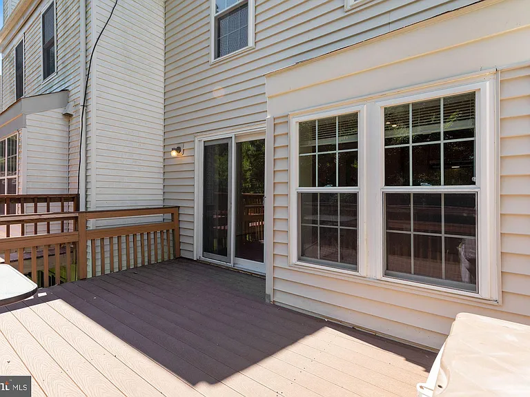 10511 Smithy Ct — Photo 20