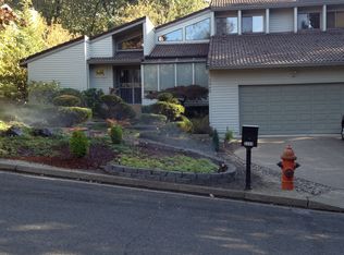 3340 SW Stonebrook Dr, Portland, OR 97239