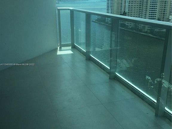 4th image of 300 Biscayne Blvd #1406