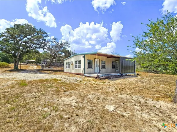 1501 Kothmann Dr, Seguin, TX 78155