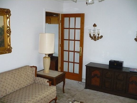 3rd image of 361 Jeanette Dr