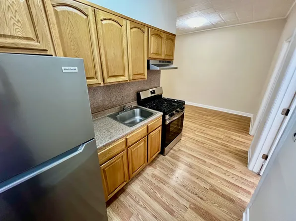 22-60 42nd St #1, Astoria, NY 11105