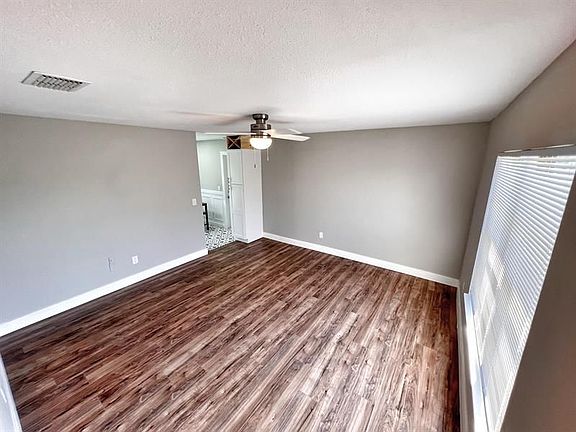 5th image of 271 NW Archer Ave