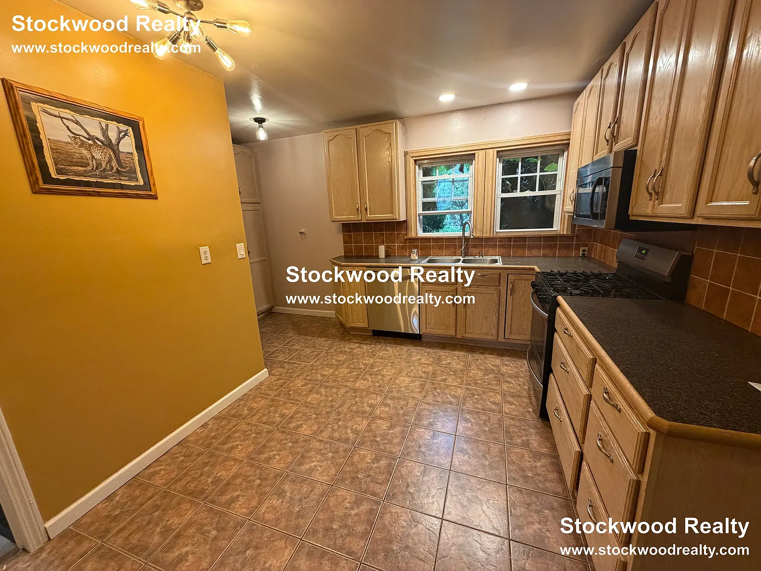 2 bed, 1.0 bath, $2,500 — Photo 4
