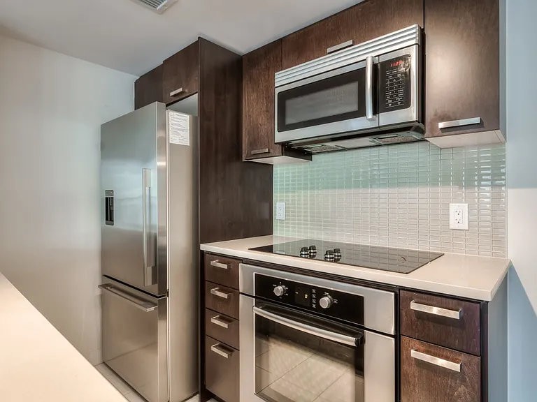 295 Adelaide St W #514 — Photo 8